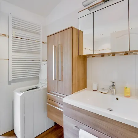 Wald & Apartments, I Waldgefluester 公寓 *